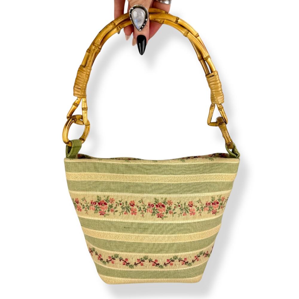 90's woven floral summer bag with bamboo handle by G's GLORY